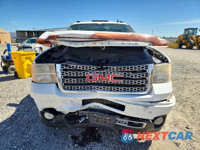 Piąte zdjęcie samochodu w środku: 2014 GMC SIERRA K2500 DENALI VIN:1GT125E89EF103092 - miniatura