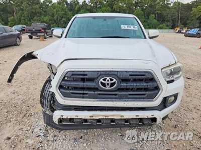 Piąte zdjęcie samochodu w środku: 2017 TOYOTA TACOMA SR5 V6 VIN:5TFAZ5CN0HX053105 - miniatura