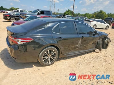 Trzecie zdjęcie samochodu z tyłu: 2018 TOYOTA CAMRY SE VIN:4T1B11HK8JU675473 - miniatura