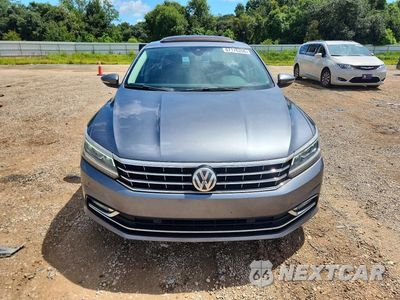 Piąte zdjęcie samochodu w środku: 2017 VOLKSWAGEN PASSAT SEL PREMIUM VIN:1VWCT7A33HC031319 - miniatura