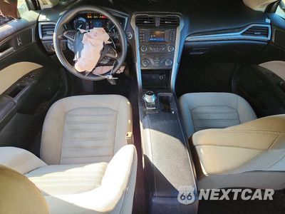 Zdjęcie 8 z 13 samochodu: 2017 FORD FUSION S VIN:3FA6P0G76HR103661 - miniatura