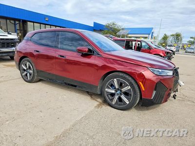 Czwarte zdjęcie samochodu z boku: 2023 BMW IX XDRIVE50 VIN:WB523CF02PCM23823 - miniatura