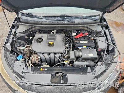 Zdjęcie 11 z 12 samochodu: 2019 HYUNDAI ELANTRA SEL VIN:5NPD84LF1KH403170 - miniatura