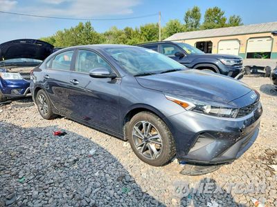 Czwarte zdjęcie samochodu z boku: 2024 KIA FORTE LXS VIN:3KPF24AD5RE827719 - miniatura