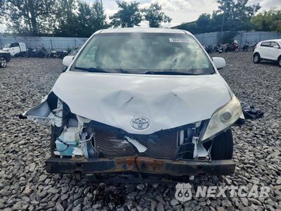 Piąte zdjęcie samochodu w środku: 2013 TOYOTA SIENNA LE 8-PASSENGER VIN:5TDKK3DC1DS378601 - miniatura
