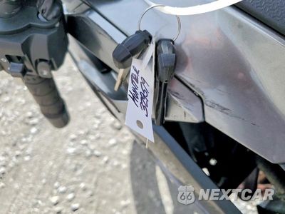 Zdjęcie 8 z 9 samochodu: 2025 KAWASAKI EX500 VIN:ML5EXGG19SDA63129 - miniatura