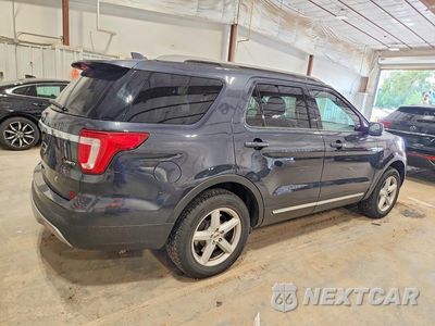 Trzecie zdjęcie samochodu z tyłu: 2017 FORD EXPLORER XLT VIN:1FM5K8D89HGD81246 - miniatura