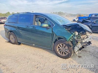 Czwarte zdjęcie samochodu z boku: 2026 TOYOTA SIENNA XLE 8-PASSENGER VIN:5TDYRKEC6TS303387 - miniatura