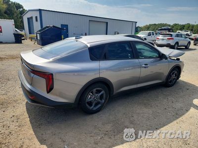 Trzecie zdjęcie samochodu z tyłu: 2025 KIA K4 LXS VIN:3KPFT4DE6SE220428 - miniatura