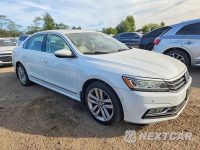 Czwarte zdjęcie samochodu z boku: 2017 VOLKSWAGEN PASSAT SEL PREMIUM VIN:1VWCT7A39HC071808 - miniatura
