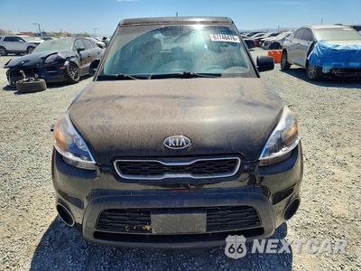 Piąte zdjęcie samochodu w środku: 2013 KIA SOUL BASE VIN:KNDJT2A58D7614101 - miniatura