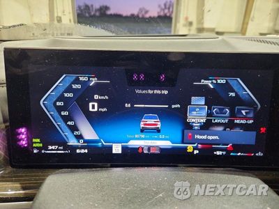 Zdjęcie 9 z 13 samochodu: 2025 BMW X7 M60I VIN:5UX33EM09S9W47716 - miniatura