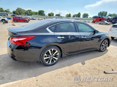 Trzecie zdjęcie samochodu z tyłu: 2016 NISSAN ALTIMA 2.5 SR VIN:1N4AL3AP0GC261443 - miniatura