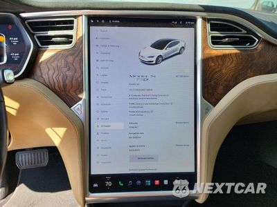 Zdjęcie 9 z 12 samochodu: 2016 TESLA MODEL S VIN:5YJSA1E29GF168818 - miniatura