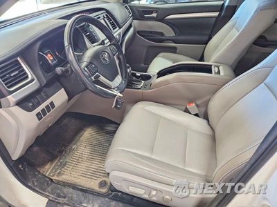 Zdjęcie 7 z 12 samochodu: 2017 TOYOTA HIGHLANDER XLE VIN:5TDJZRFH9HS476803 - miniatura