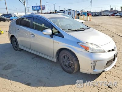 Czwarte zdjęcie samochodu z boku: 2014 TOYOTA PRIUS THREE VIN:JTDKN3DUXE1823741 - miniatura