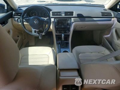 Zdjęcie 8 z 12 samochodu: 2015 VOLKSWAGEN PASSAT SE VIN:1VWBT7A35FC040452 - miniatura