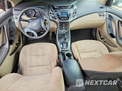 Zdjęcie 8 z 12 samochodu: 2016 HYUNDAI ELANTRA VIN:5NPDH4AE1GH673517 - miniatura