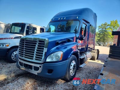 2013 FREIGHTLINER CASCADIA SEMI TRUCK 1FUJGLDR5DLBY7729 - główne zdjęcie licytacji z USA - miniatura