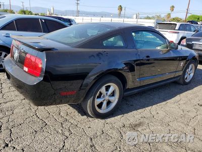 Trzecie zdjęcie samochodu z tyłu: 2008 FORD MUSTANG VIN:1ZVHT80N485148670 - miniatura