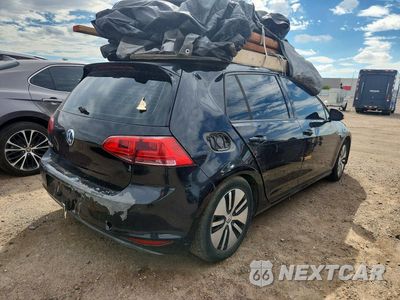 Trzecie zdjęcie samochodu z tyłu: 2016 VOLKSWAGEN E-GOLF SEL PREMIUM VIN:WVWPP7AU6GW907492 - miniatura