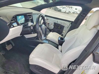 Zdjęcie 7 z 13 samochodu: 2017 TESLA MODEL X VIN:5YJXCDE28HF055770 - miniatura