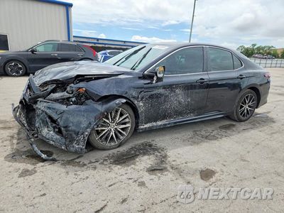 2024 TOYOTA CAMRY SE 4T1G11AK0RU884444 - główne zdjęcie licytacji z USA - miniatura
