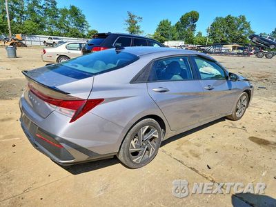 Trzecie zdjęcie samochodu z tyłu: 2025 HYUNDAI ELANTRA SEL SPORT VIN:KMHLM4DG9SU083497 - miniatura