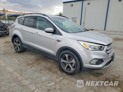 Czwarte zdjęcie samochodu z boku: 2018 FORD ESCAPE SEL VIN:1FMCU0HD5JUD37505 - miniatura