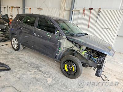 Czwarte zdjęcie samochodu z boku: 2019 HYUNDAI TUCSON SE VIN:KM8J23A44KU048349 - miniatura
