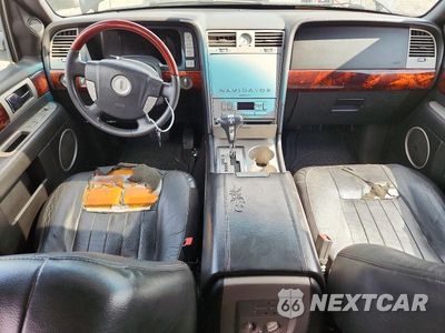 Zdjęcie 8 z 13 samochodu: 2006 LINCOLN NAVIGATOR VIN:5LMFU28566LJ20539 - miniatura
