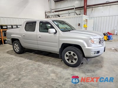 Czwarte zdjęcie samochodu z boku: 2013 HONDA RIDGELINE RTS VIN:5FPYK1F43DB003843 - miniatura