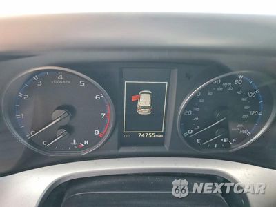 Zdjęcie 9 z 12 samochodu: 2017 TOYOTA RAV4 LE VIN:JTMZFREV2HJ111010 - miniatura
