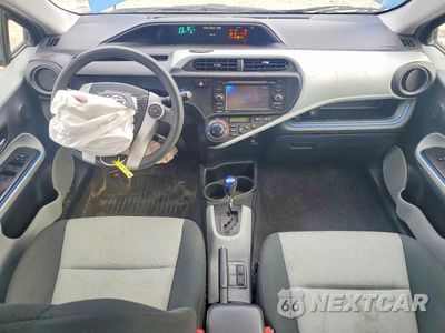 Zdjęcie 8 z 12 samochodu: 2012 TOYOTA PRIUS C THREE VIN:JTDKDTB35C1503821 - miniatura