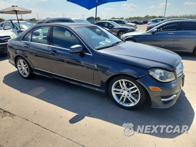Czwarte zdjęcie samochodu z boku: 2013 MERCEDES-BENZ C 250 VIN:WDDGF4HB2DR265973 - miniatura