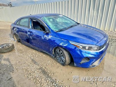 Czwarte zdjęcie samochodu z boku: 2024 KIA FORTE LXS VIN:3KPF24AD3RE795207 - miniatura