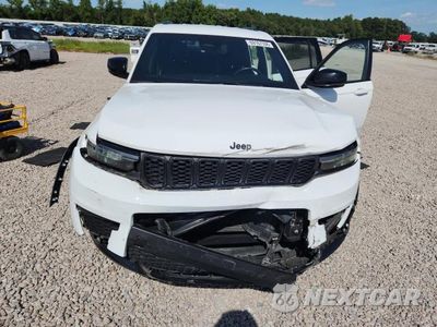 Piąte zdjęcie samochodu w środku: 2021 JEEP GRAND CHEROKEE L LAREDO VIN:1C4RJKAG4M8151670 - miniatura