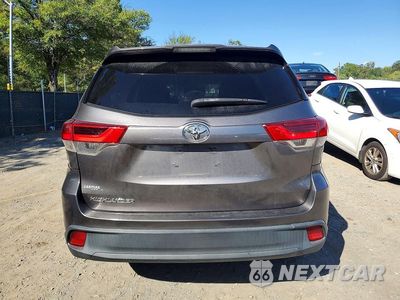 Zdjęcie 6 z 12 samochodu: 2017 TOYOTA HIGHLANDER LE VIN:5TDZARFH2HS030440 - miniatura