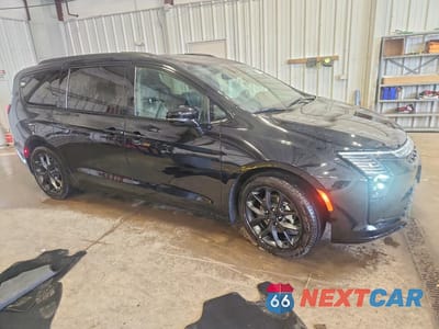 Czwarte zdjęcie samochodu z boku: 2027 CHRYSLER PACIFICA LIMITED VIN:2C4RC1GG9VR583981 - miniatura