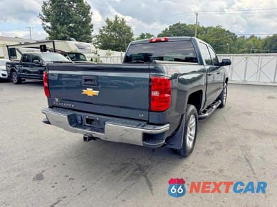 Trzecie zdjęcie samochodu z tyłu: 2018 CHEVROLET SILVERADO K1500 LT VIN:3GCUKREC4JG539270 - miniatura