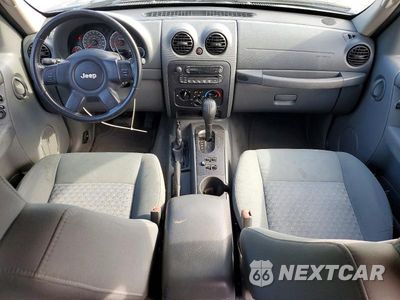 Zdjęcie 8 z 13 samochodu: 2005 JEEP LIBERTY SPORT VIN:1J4GL48K85W693790 - miniatura