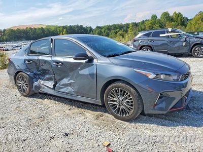 Czwarte zdjęcie samochodu z boku: 2023 KIA FORTE GT LINE VIN:3KPF54AD6PE566833 - miniatura