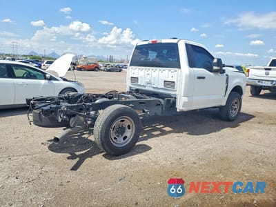 Trzecie zdjęcie samochodu z tyłu: 2024 FORD F350 SUPER DUTY VIN:1FTRF3AA6REC49109 - miniatura