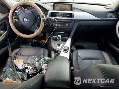 Zdjęcie 8 z 12 samochodu: 2012 BMW 328 I VIN:WBA3A5C56CF345515 - miniatura