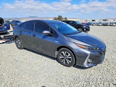 Czwarte zdjęcie samochodu z boku: 2018 TOYOTA PRIUS PRIME ADVANCED VIN:JTDKARFP6J3090995 - miniatura
