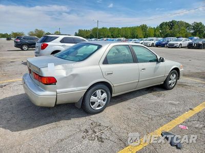 Trzecie zdjęcie samochodu z tyłu: 2000 TOYOTA CAMRY LE VIN:4T1BG22K7YU636686 - miniatura