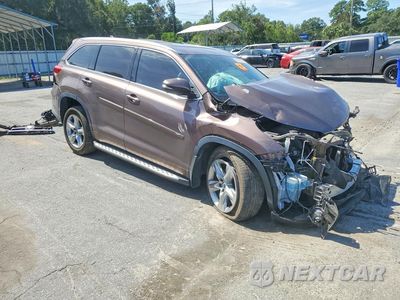 Czwarte zdjęcie samochodu z boku: 2017 TOYOTA HIGHLANDER LIMITED VIN:5TDYZRFH7HS216124 - miniatura