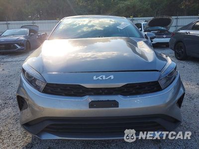 Piąte zdjęcie samochodu w środku: 2024 KIA FORTE LXS VIN:3KPF24AD5RE781681 - miniatura
