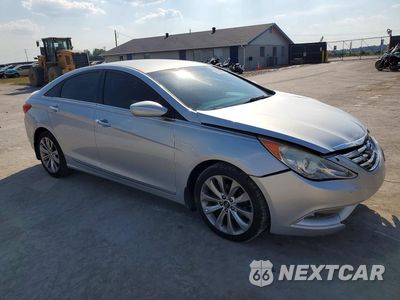 Czwarte zdjęcie samochodu z boku: 2013 HYUNDAI SONATA SE VIN:5NPEC4AC6DH788840 - miniatura