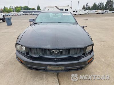 Piąte zdjęcie samochodu w środku: 2006 FORD MUSTANG VIN:1ZVFT80N465207575 - miniatura